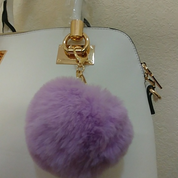 Lavender PomPom Keychain - Picture 3 of 5